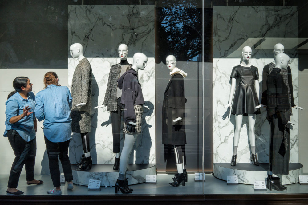 Humans and Mannequins, Fifth Avenue