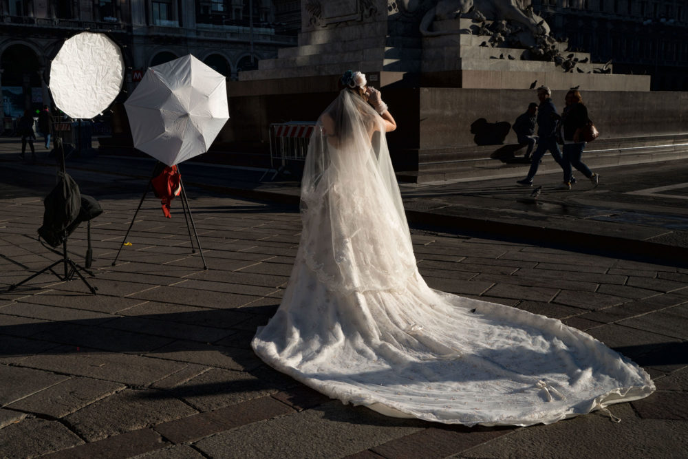 Bride and Reflectors, Piazza del Duomo, Milan