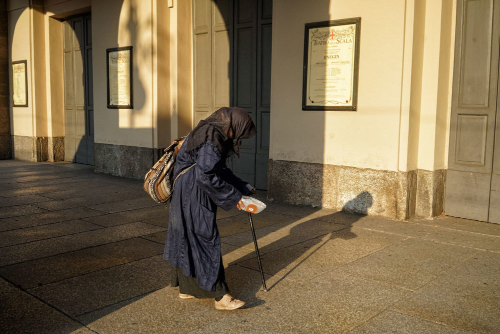 Beggar, La Scala, Milan